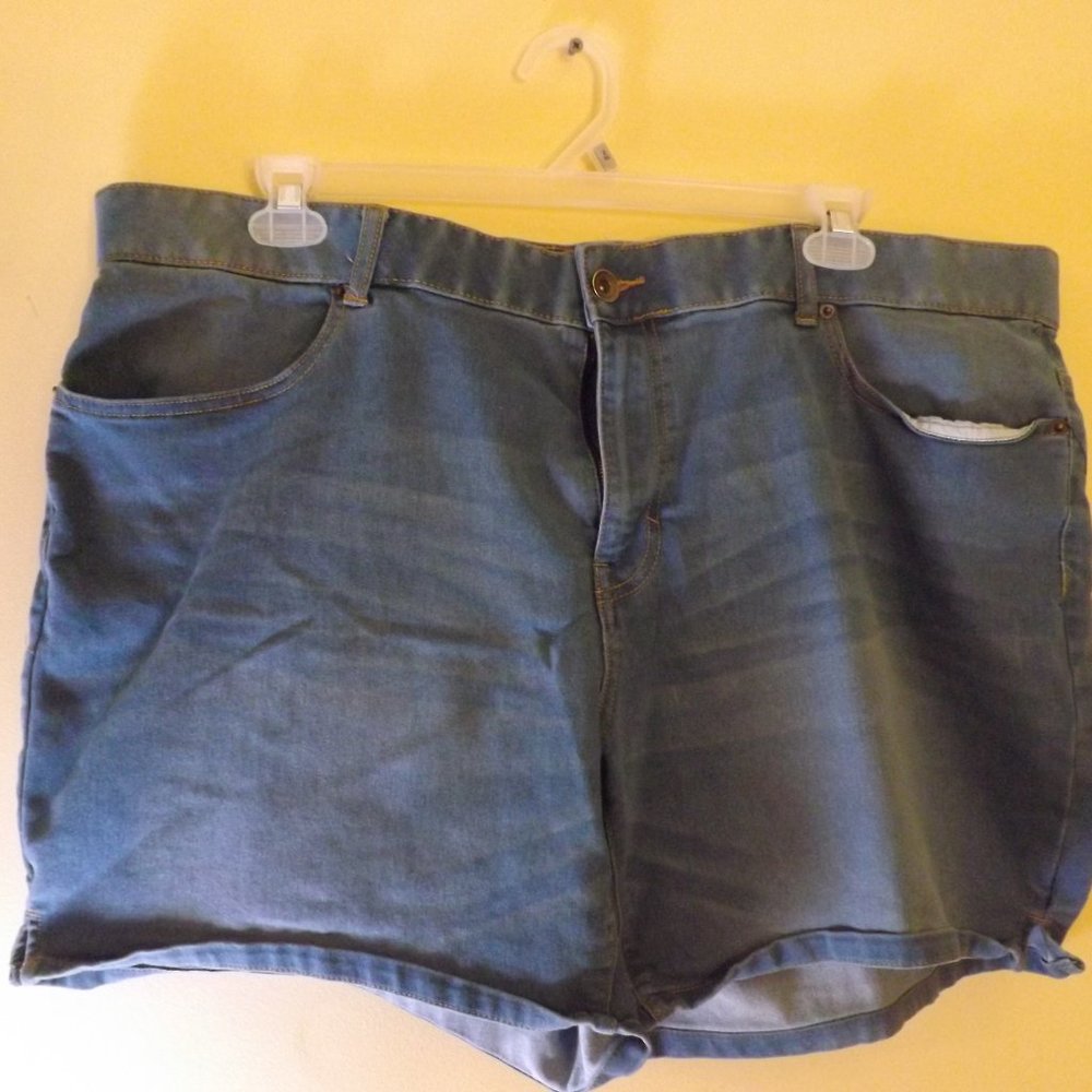Plus size shorts